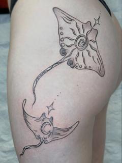 Illustrative celestial manta rays tattoo by @acidartist
