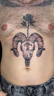 Illustrative ram skull rose tattoo by @andyyy_ts