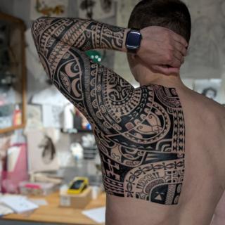 Tribal tribal pattern tattoo by @babakhintatau