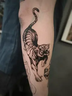 Blackwork tiger tattoo by @skibber_tattoo