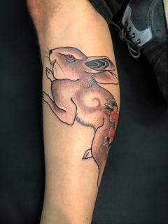 Illustrative floral rabbit tattoo by @ilovetattooing