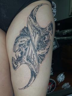 Blackwork manta rays tattoo by @psari_clown_tattoo