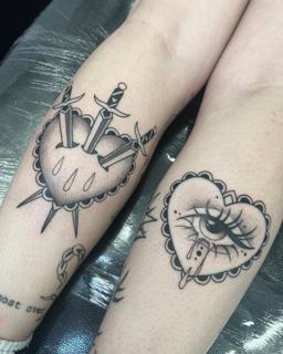 Blackwork crying heart tattoo by @ellsy_pulltattoos