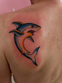 Traditional colorful shark tattoo by @frankiefasthands.ttt
