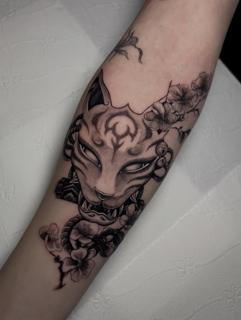 Japanese demon mask tattoo by @gekodivine