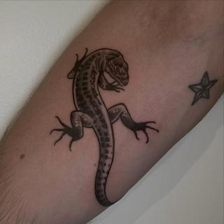 Realism lizard tattoo by @kazatattoos