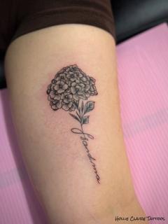 Fine line floral script tattoo by @hollieclairetattoos