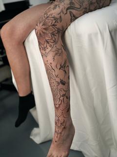 Ornamental floral mandala tattoo by @jessicadaveridgetattoo