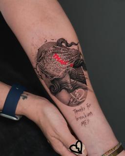 Illustrative wrapped head tattoo by @kallia_tatts