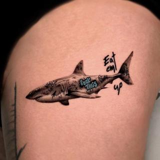 Illustrative graffiti shark tattoo by @kallia_tatts