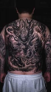 Japanese dragon backpiece tattoo by @kazin_tattooer