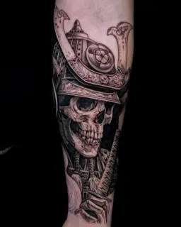 Blackwork samurai skull tattoo by @kellzmorgantattoos