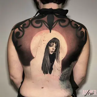 Realism woman portrait tattoo by @lisaammertattoo