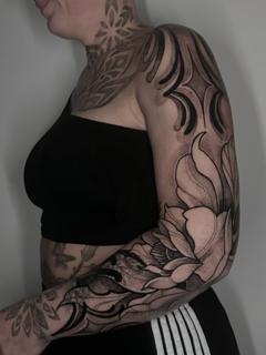 Blackwork floral ornamental tattoo by @loreta.win.tattoo