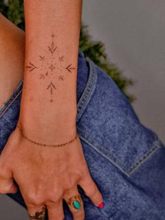 Fine line ornamental design tattoo by @katerinedovasink