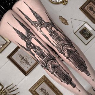 Blackwork gothic architecture tattoo by @myriam_black_tattoo