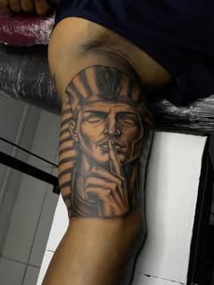 Realism pharaoh silence tattoo by @nettovasconcelostattoo