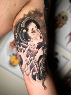 Japanese geisha portrait tattoo by @peri_tattoo_