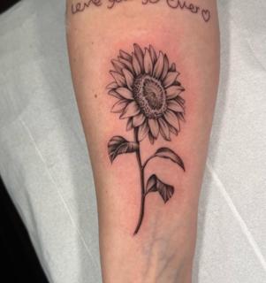 Fine line sunflower tattoo by @paigehutchinson_tattoo