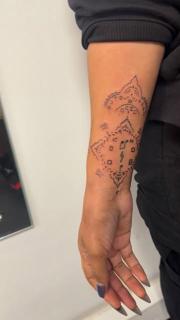Geometric geometric pattern tattoo by @noka.tattoo