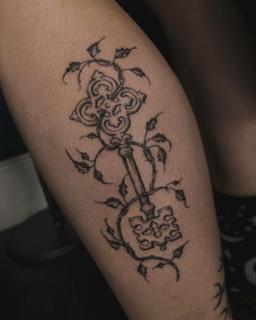 Fine line ornate key tattoo by @samclaw
