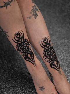 Blackwork tribal pattern tattoo by @sasha.tattooist