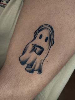 Illustrative ghost with headphones tattoo by @usual_suspect_ttt