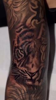 Realism tiger portrait tattoo by @wagnervibes_tattoo