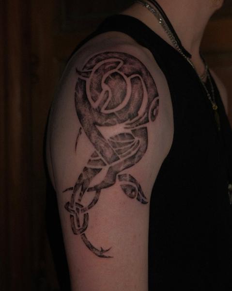 Celtic celtic knotwork tattoo by @2can.tattooer