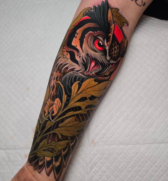 Traditional owl tattoo by @_hamiltontattoo