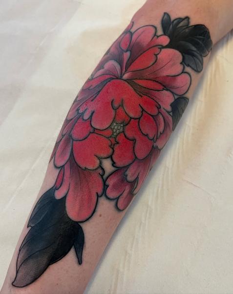 Japanese floral peony tattoo by @adear_tattoo