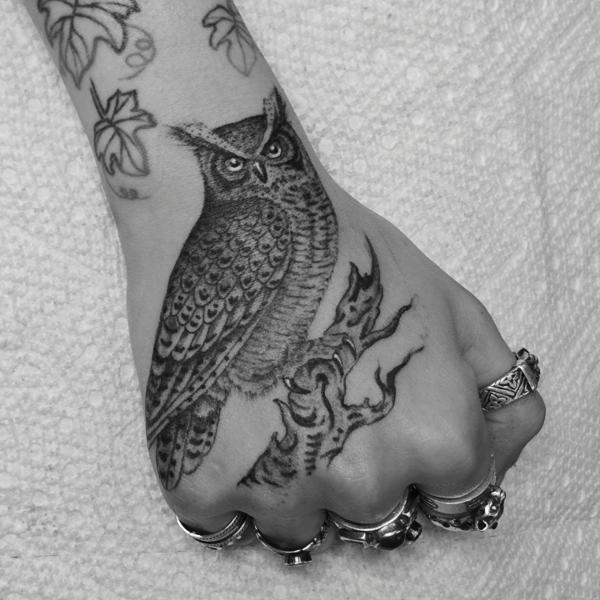 Blackwork owl tattoo by @aarondor