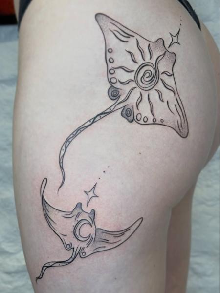 Illustrative celestial manta rays tattoo by @acidartist