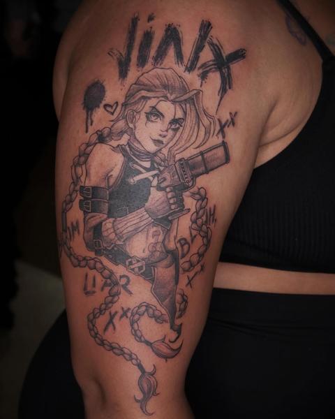 Illustrative jinx character tattoo by @angiek.tattoo