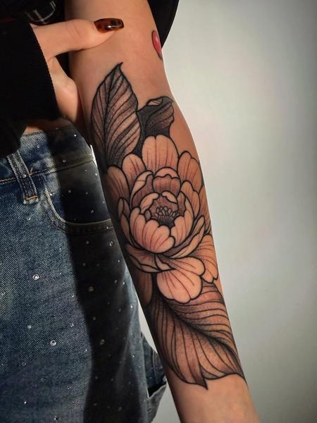 Blackwork peony flower tattoo by @christinis_inkaholic