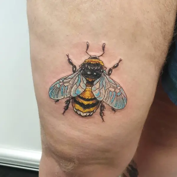 Realism bee tattoo by @alexingart