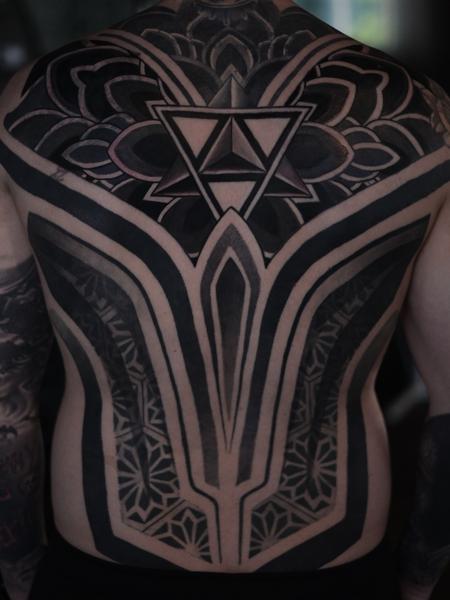 Blackwork geometric mandala tattoo by @nero.prenta