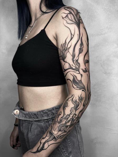 Fine line floral sleeve tattoo by @sitsan.barcodetattoo