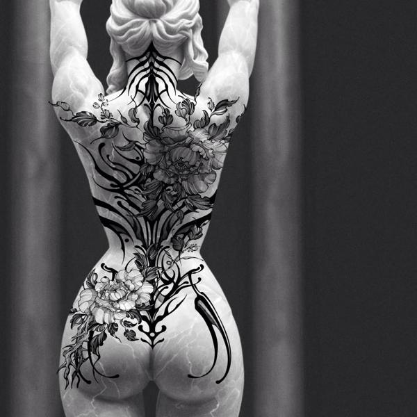 Blackwork floral backpiece tattoo by @sitsan.barcodetattoo