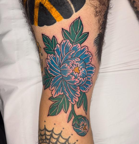 Traditional floral design tattoo by @andreafurcitattoo
