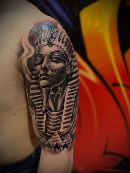 Realism pharaoh portrait tattoo by @anduen_la23