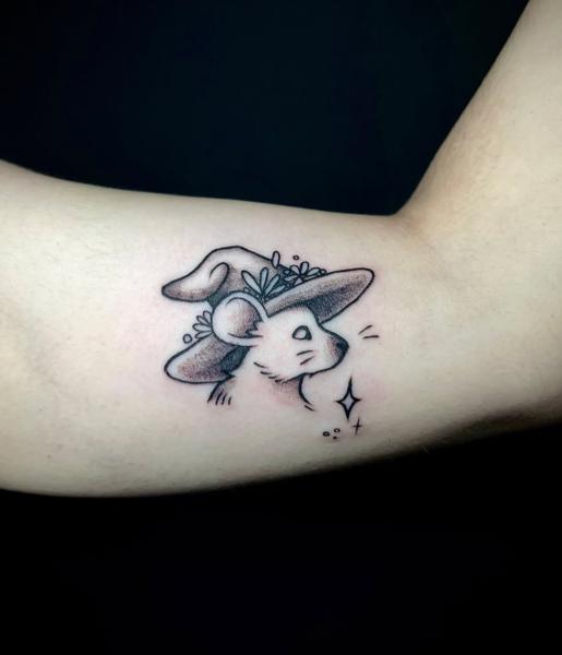 Illustrative mouse with hat tattoo by @angie_needs_ink