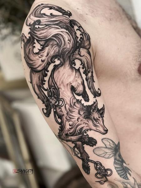 Blackwork ornate kitsune tattoo by @_annuk_