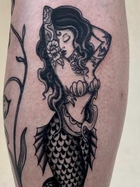 Blackwork mermaid tattoo by @_annuk_