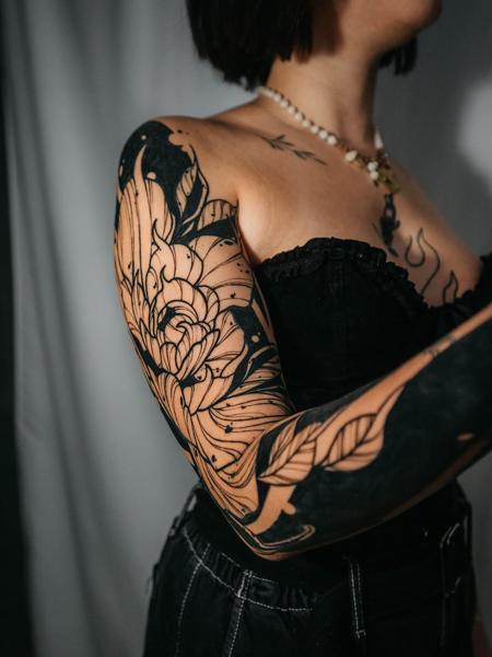 Blackwork floral sleeve tattoo by @lil_doublex