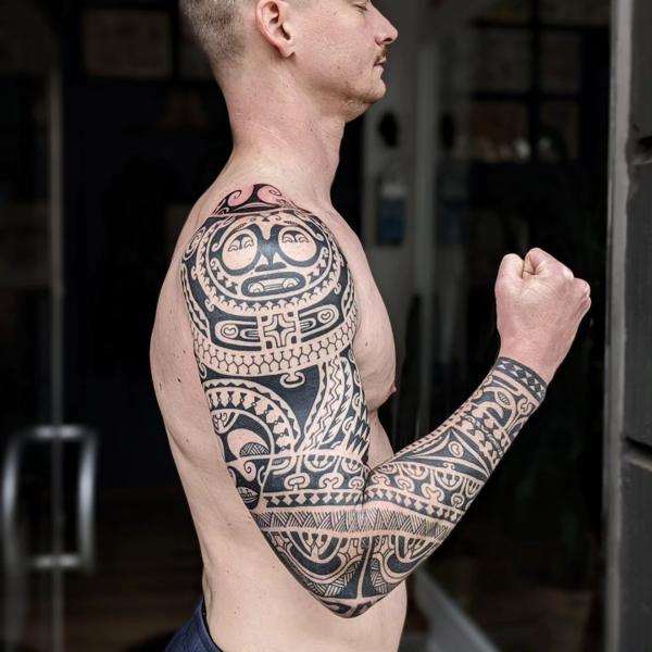 Tribal tribal design tattoo by @babakhintatau
