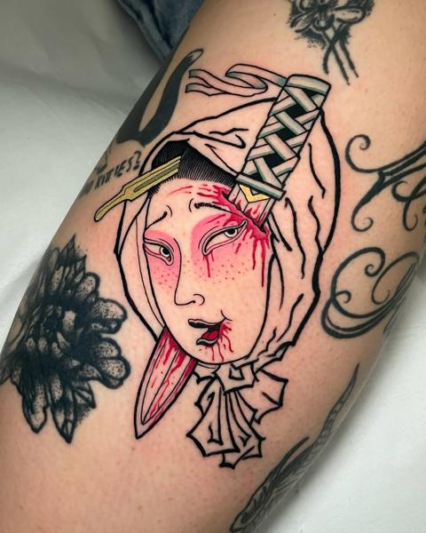 Traditional geisha dagger tattoo by @bemuti_tattoos