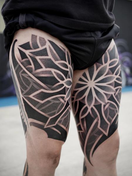 Blackwork geometric pattern tattoo by @bintt