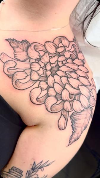Japanese floral chrysanthemum tattoo by @_blayn_