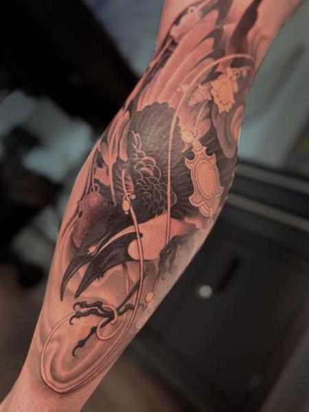 Japanese ornamental raven tattoo by @mr.calle